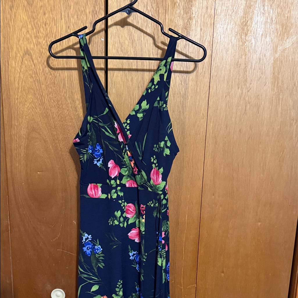 Le Lis Navy And Green Floral Top